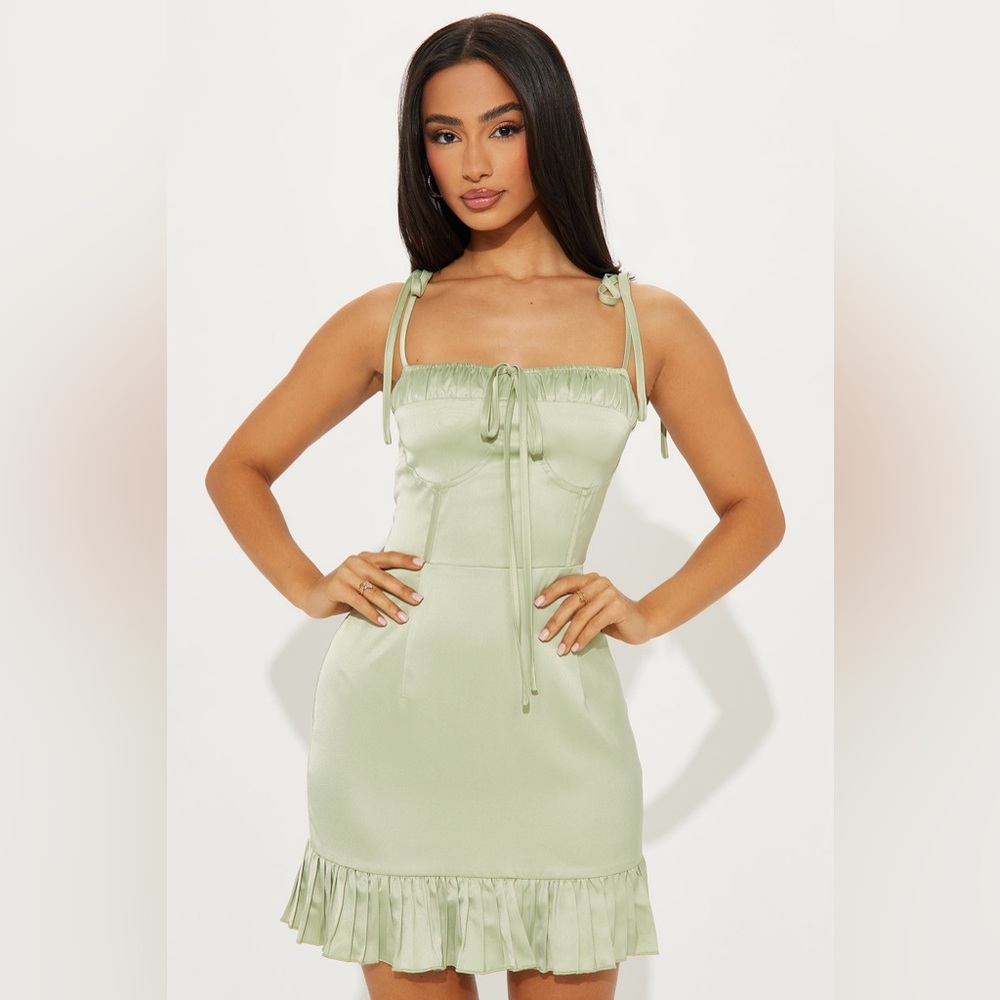 ◾️3/$25 Fashion Nova Crystaline Satin Mini Dress Sage